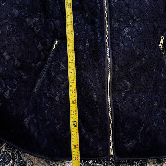NWT Crown & Ivy Curvy Lace Vest – Navy Blue – Size 2x curvy - Picture 6 of 9